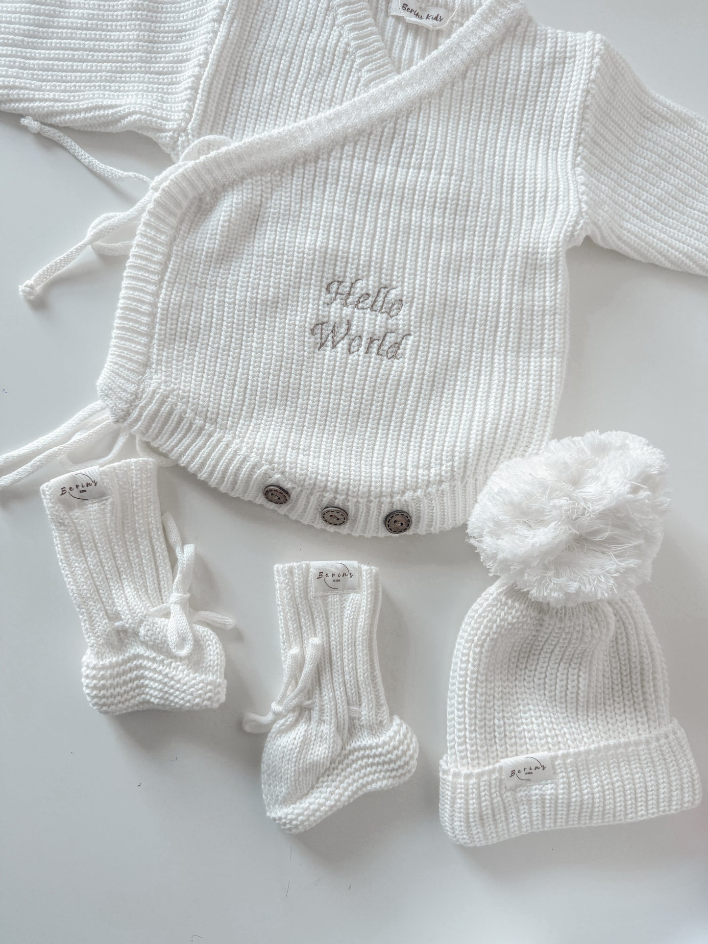 Unisex Baby Gift Hamper 100%Cotton Knit Set of 3 | Personalised Romper, Pom Pom Hat, Booties | Luxury Newborn Gift Set