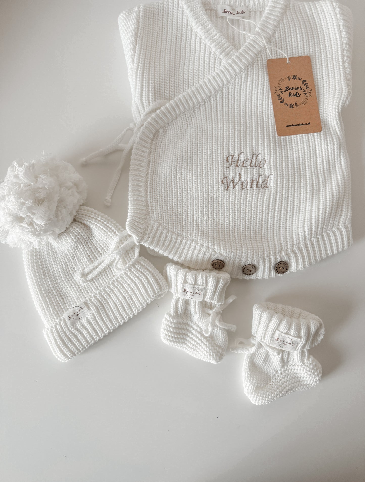 Unisex Baby Gift Hamper 100%Cotton Knit Set of 3 | Personalised Romper, Pom Pom Hat, Booties | Luxury Newborn Gift Set