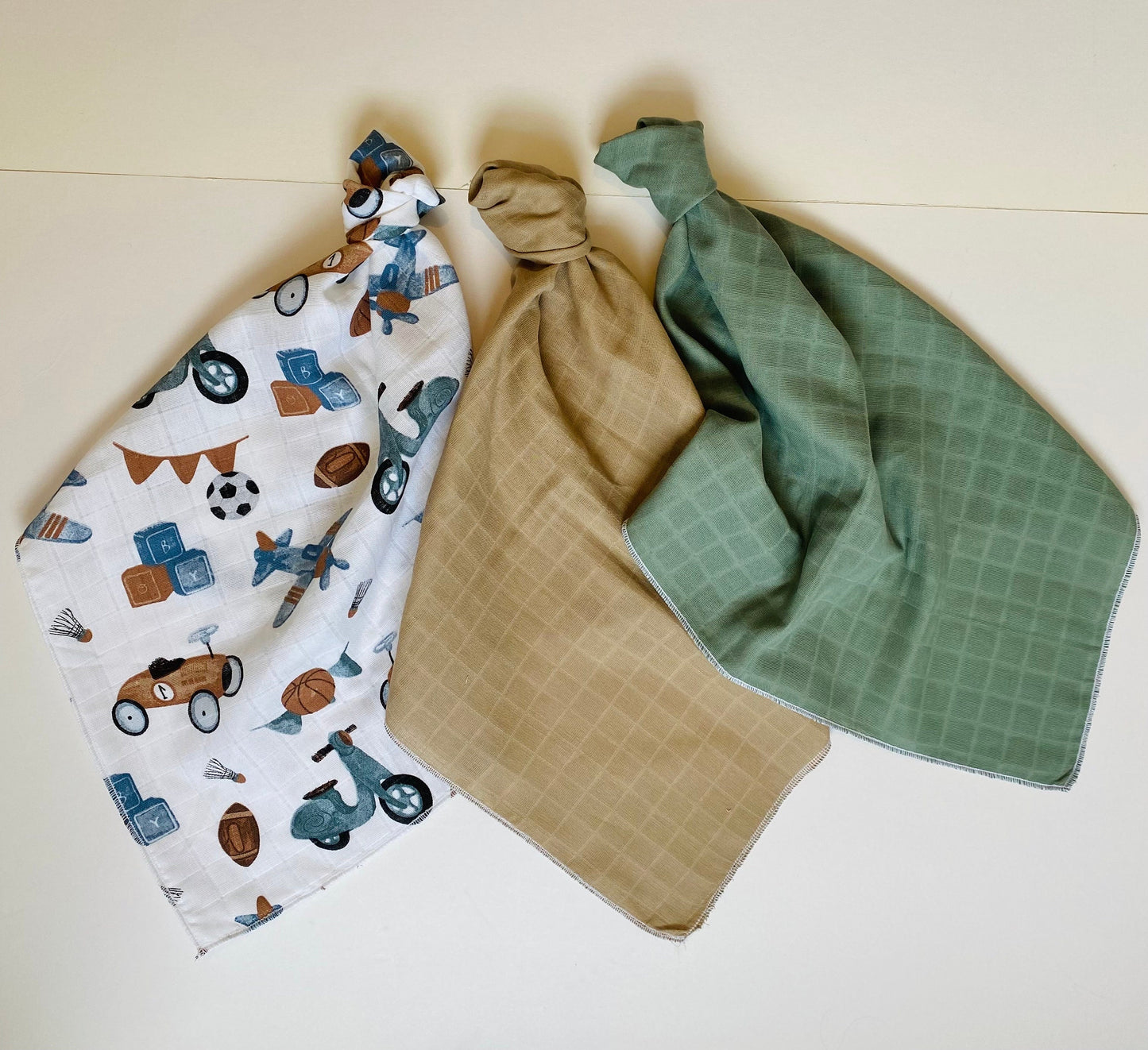 Green-Cars Muslin Squares 3 Packs, 50x50cm Baby Face Towel/Flannels for Bath| Baby Gift Set