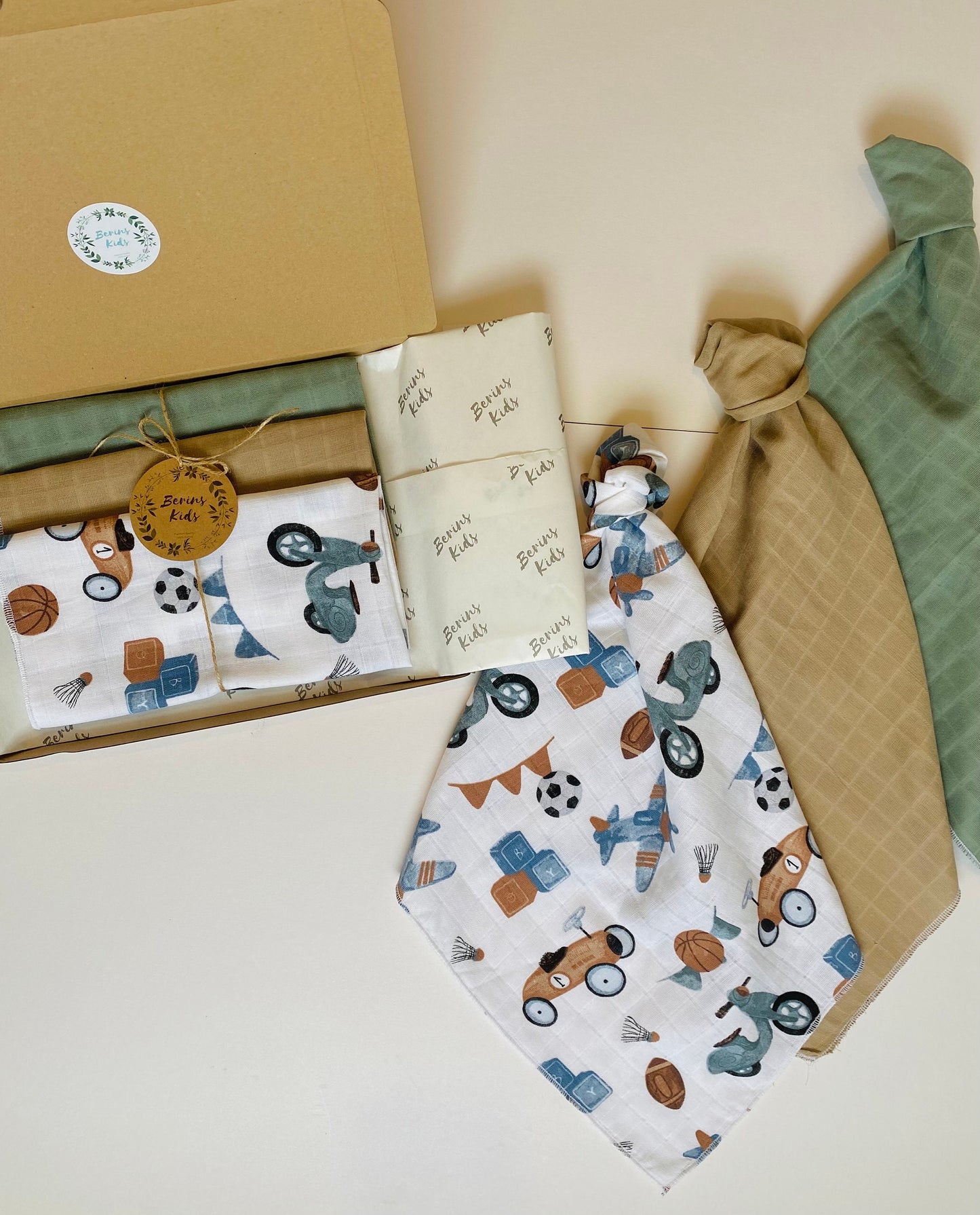 Green-Cars Muslin Squares 3 Packs, 50x50cm Baby Face Towel/Flannels for Bath| Baby Gift Set