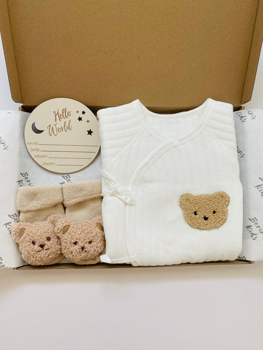 Newborn Bear Gift Set of 3| Personalised Milky White Cotton Romper, Beige Bear Socks, Wooden Name Announcement Disc