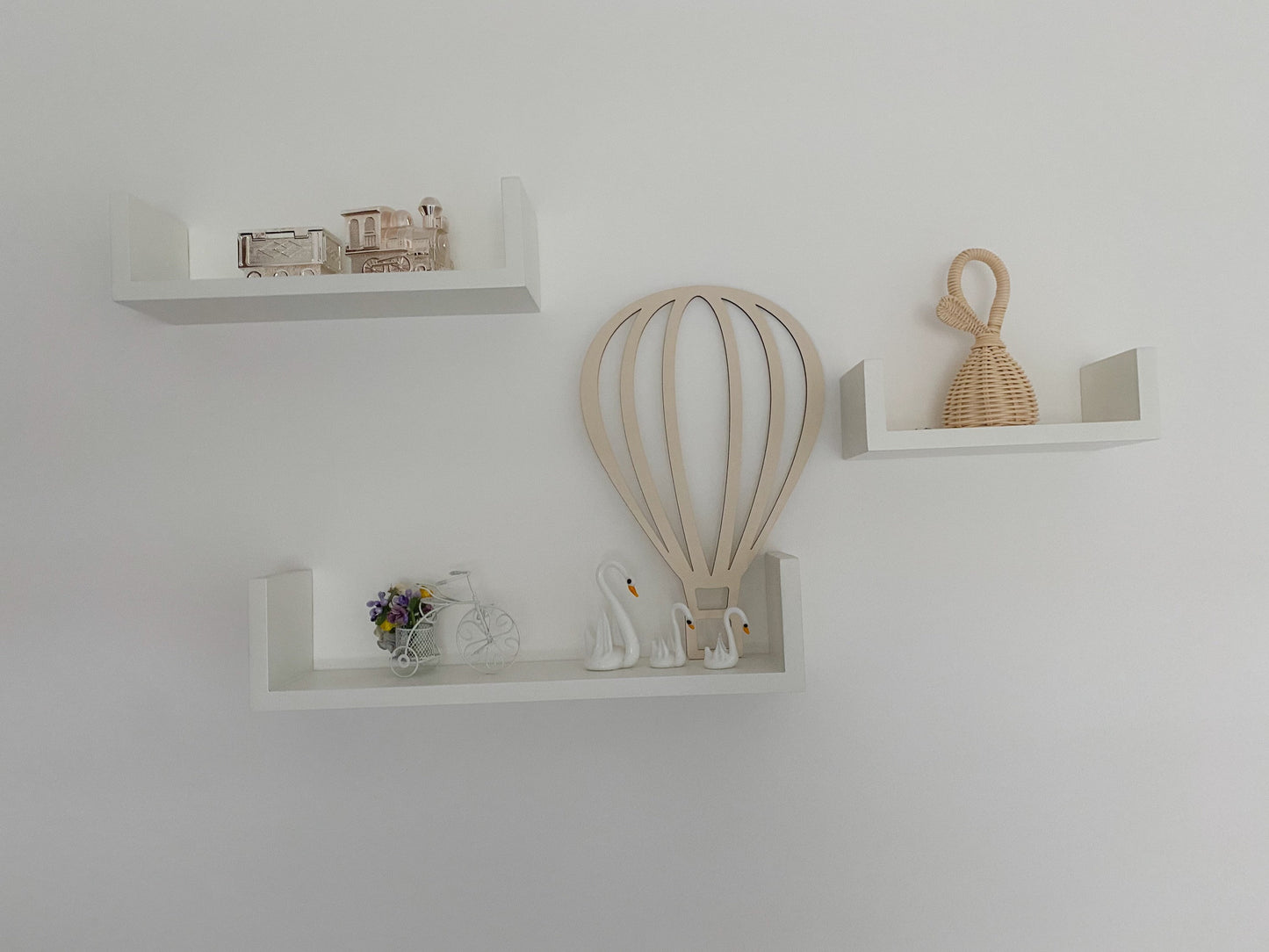 Wooden Hot Air Balloon Nursery Wall/Shelf Decor 21x32cm
