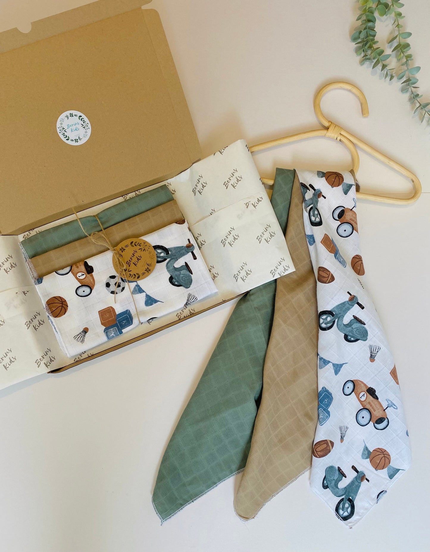 Green-Cars Muslin Squares 3 Packs, 50x50cm Baby Face Towel/Flannels for Bath|  Baby Gift Set