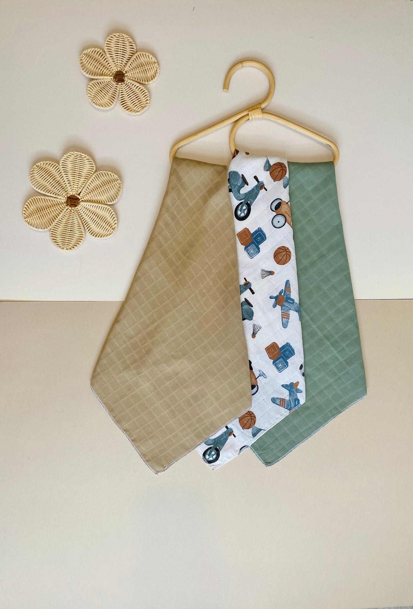 Green-Cars Muslin Squares 3 Packs, 50x50cm Baby Face Towel/Flannels for Bath|  Baby Gift Set